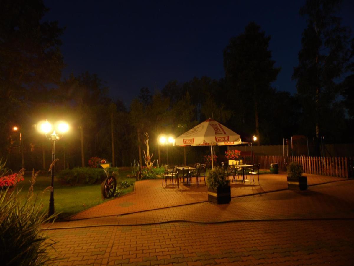 Stajnia Pod Debem Bed & Breakfast *