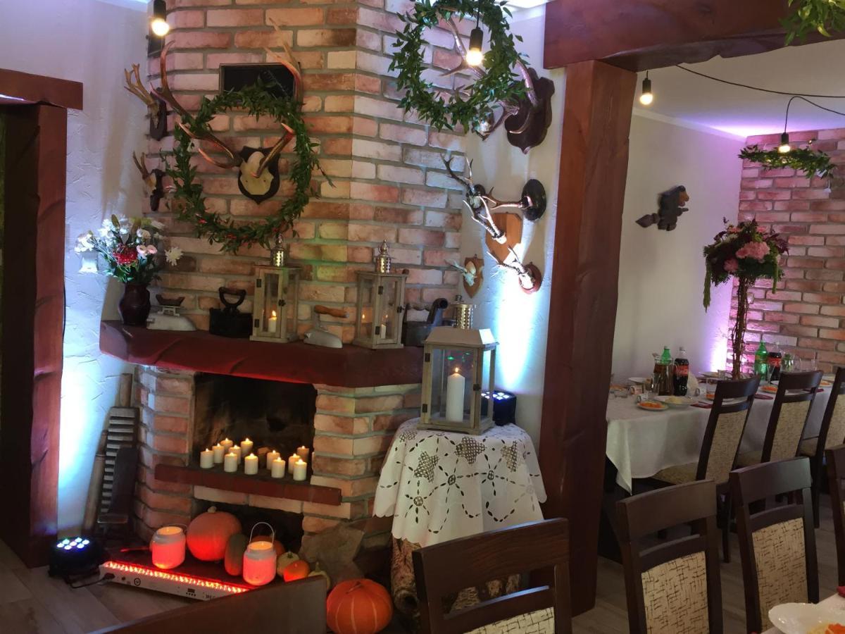 Bed & Breakfast Stajnia Pod Debem *