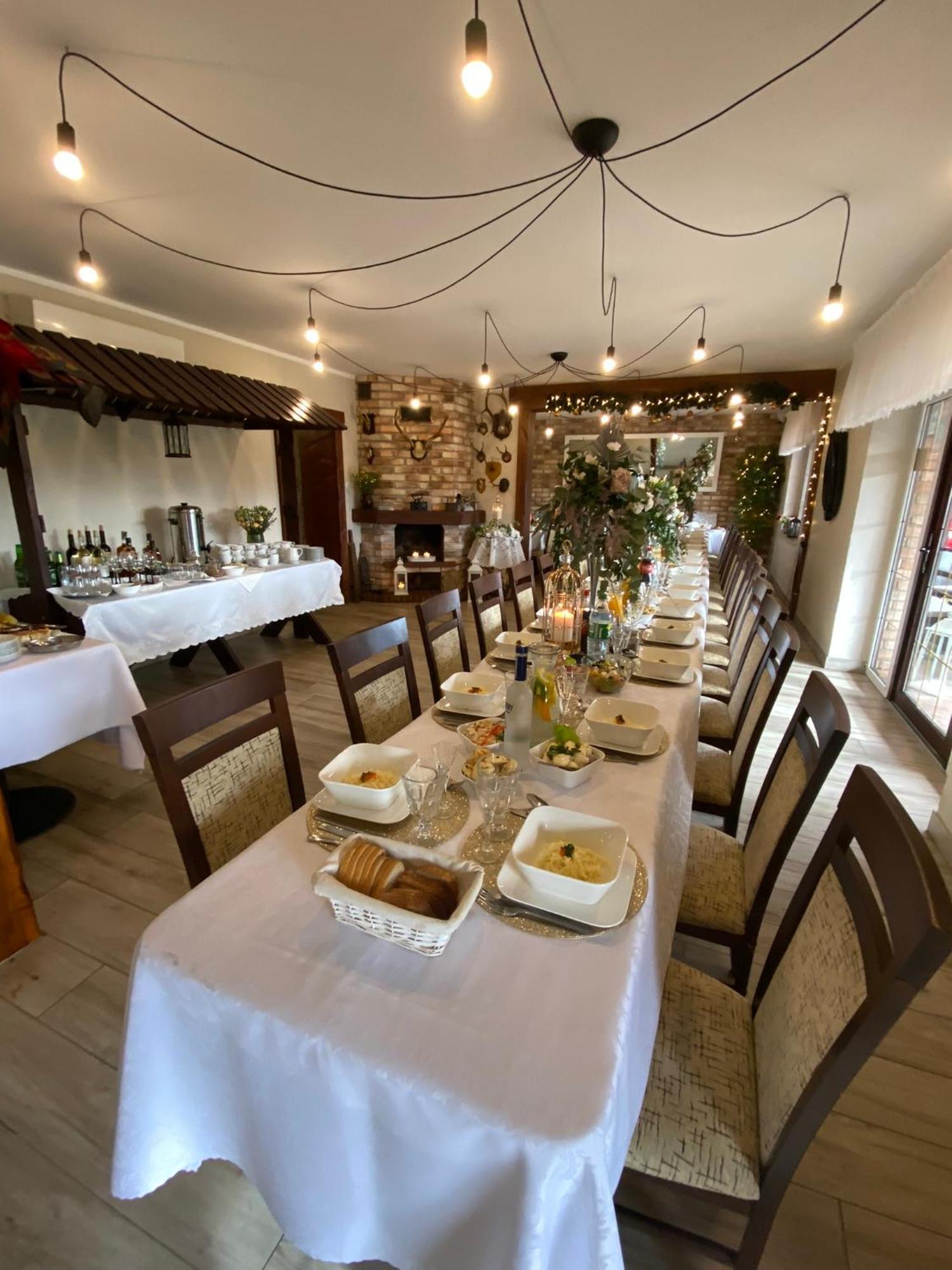 Stajnia Pod Debem Bed & Breakfast *
